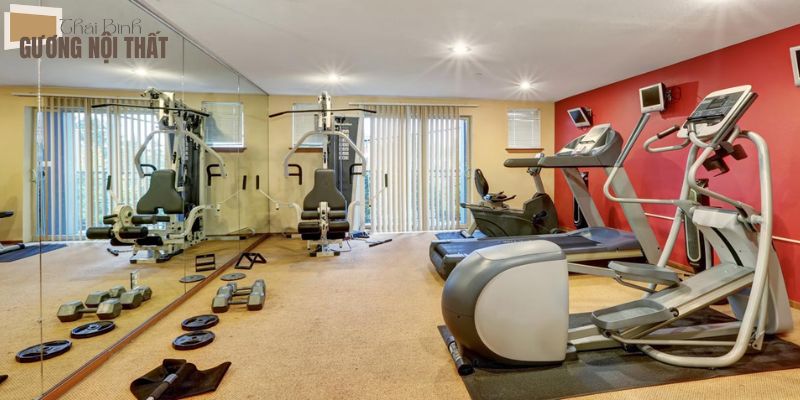 Lợi ích của gương phòng gym