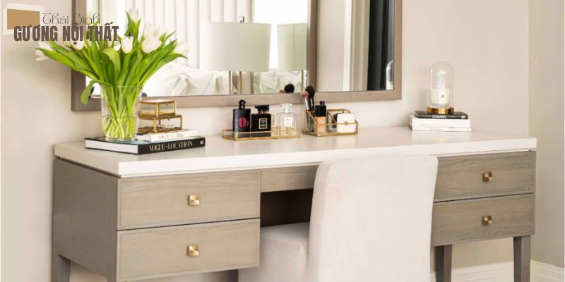 Những lưu ý khi lựa chọn gương để bàn trang điểm