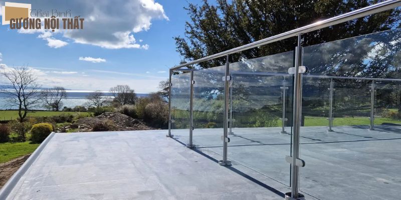Lý do lan can kính inox được ưa chuộng