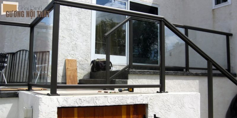 Ứng dụng của lan can kính cường lực Hưng Yên với từng công trình