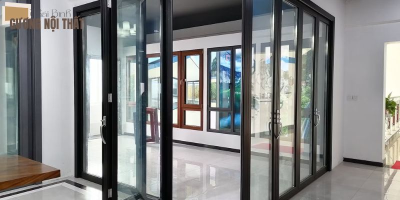 Cửa nhôm kính mở quay hai cánh