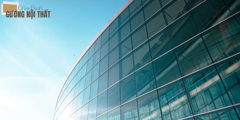 Tòa nhà văn phòng sử dụng mặt dựng nhôm kính hệ Unitized