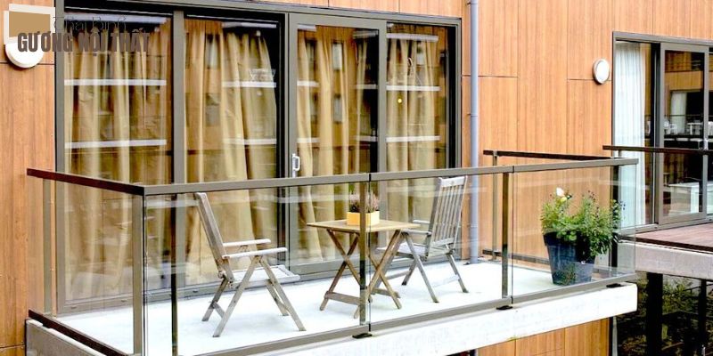 Cửa lùa nhôm kính ngoài ban công
