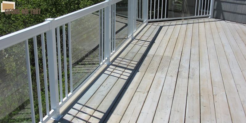 Lan can kính cường lực - giải pháp bền vững và hiện đại