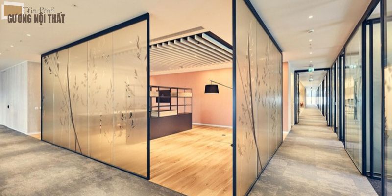 Mẫu vách ngăn kính cường lực