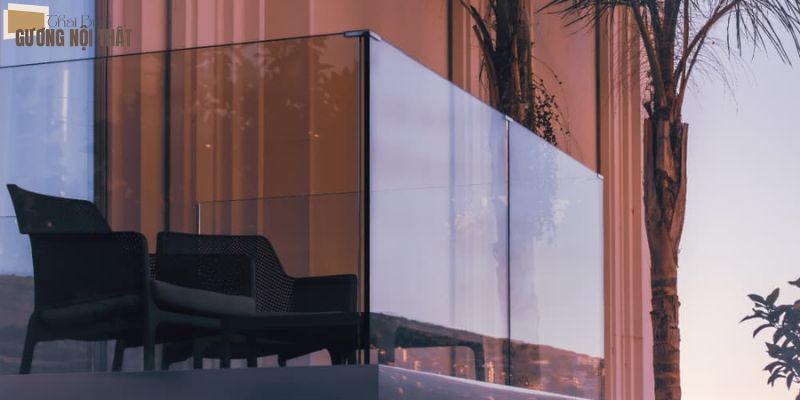 Sự vượt trội của lan can kính không trụ