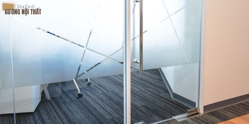 Ưu điểm của cửa kính cường lực